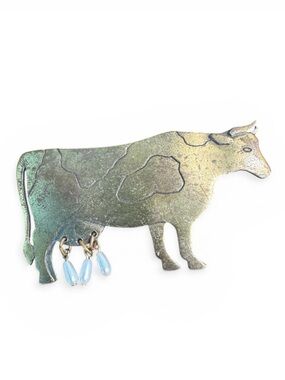 JJ Jonette Jewelry Brass Cow-Shaped Brooch with White Pearl Dangles Vintage 80’s